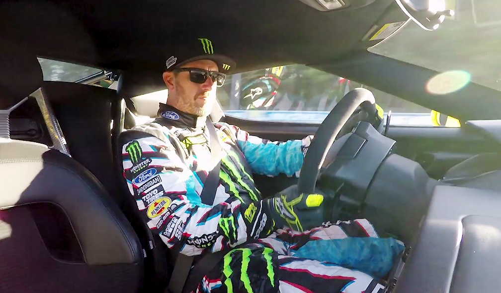 Ken Block dao choi o truong dua voi Ford GT 2017 hinh anh