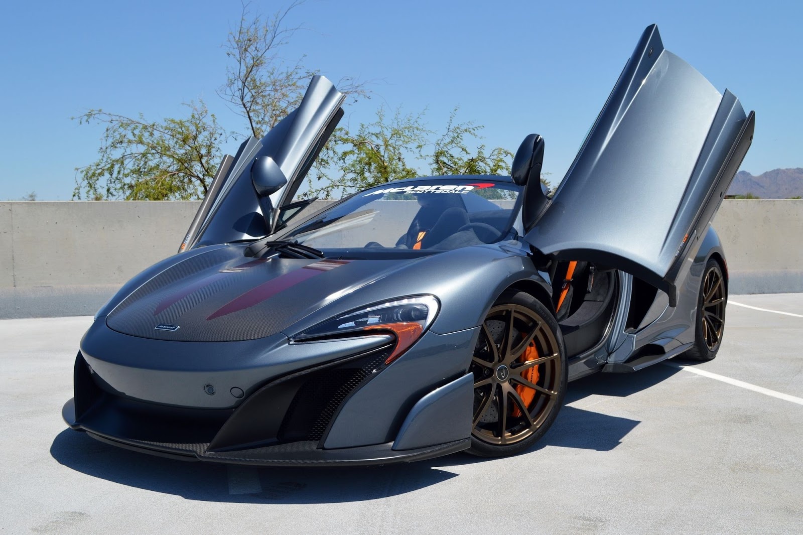 McLaren 675LT Spider do chinh hang co gia ban hon 487.000 USD hinh anh