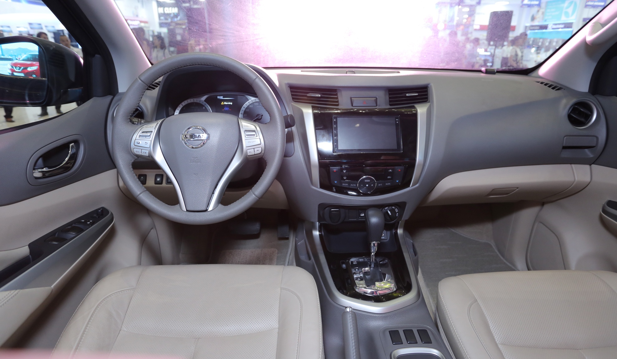 Nissan Navara ban dac biet o Viet Nam anh 7