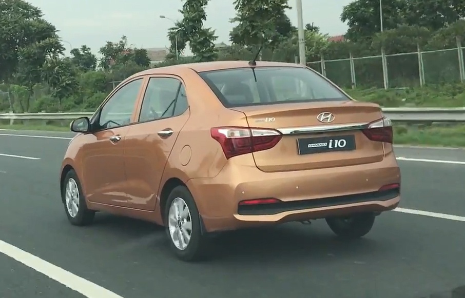 Hyundai Grand i10 2017 lap rap o Viet Nam chay thu tren pho hinh anh