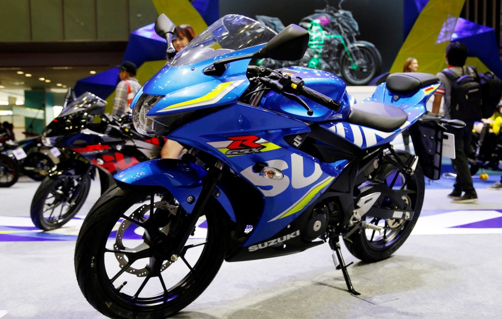 Suzuki GSX-R150 gia 75 trieu dong den tay khach hang Viet hinh anh