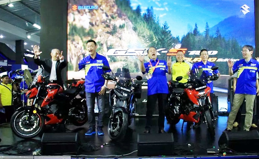 Suzuki GSX-R150 Touring Edition ra mat o Indonesia anh 1