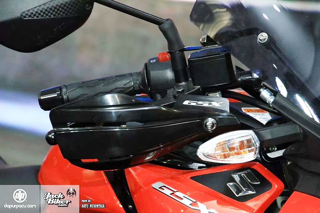 Suzuki GSX-R150 Touring Edition ra mat o Indonesia anh 5
