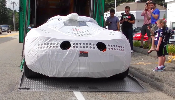 McLaren 720S 2018 hon 300.000 USD duoc khui container the nao? hinh anh