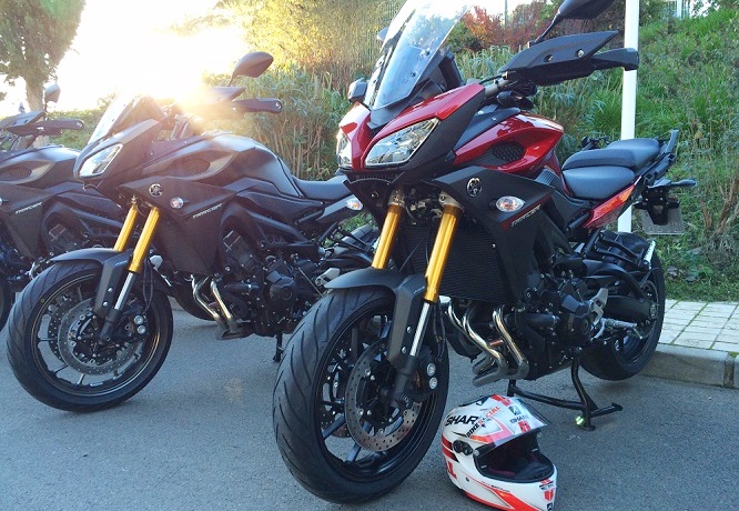 Yamaha MT-09 Tracer 2017 co gia ban hon 12.000 USD o Malaysia hinh anh