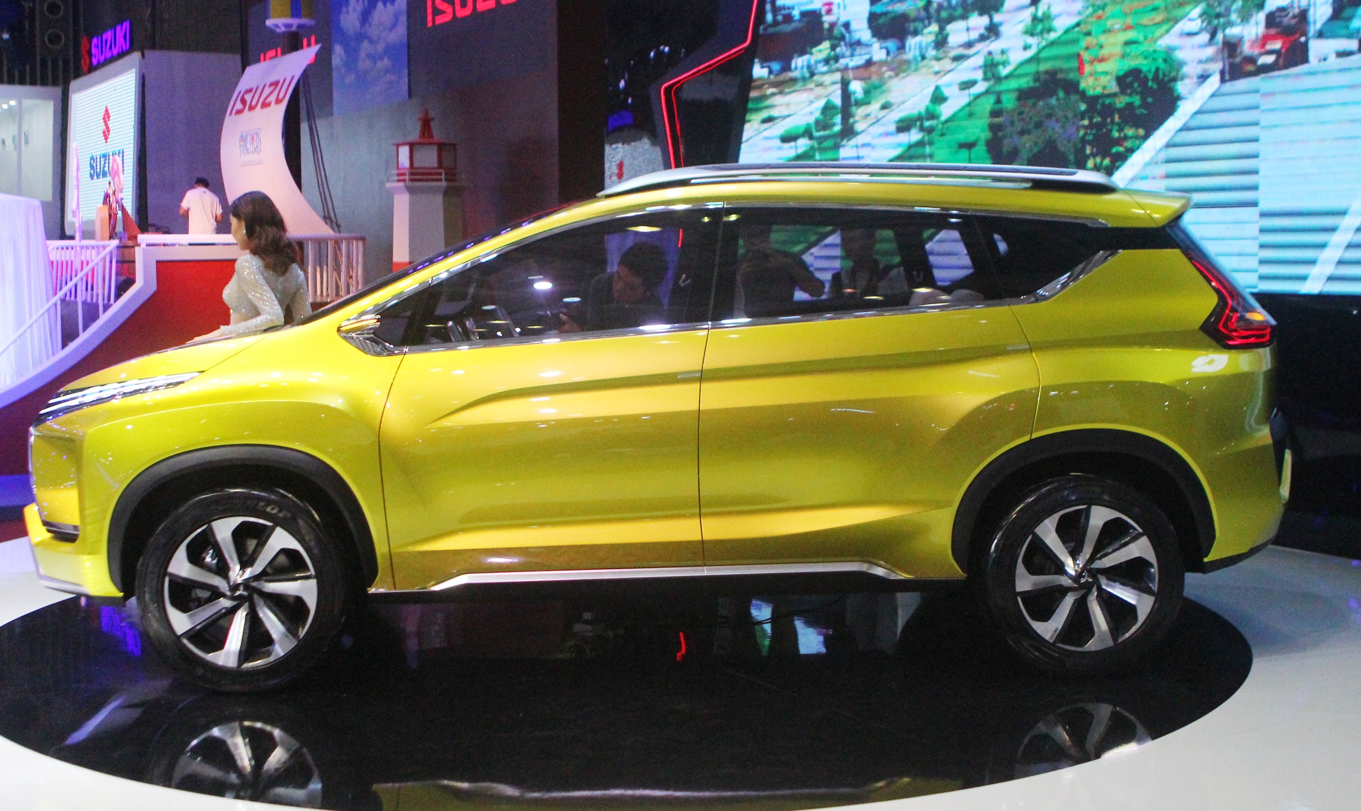 Mitsubishi XM Concept ra mắt ở Việt Nam ảnh 3 Mitsubishi XM Concept ra mat o Viet Nam anh 3
