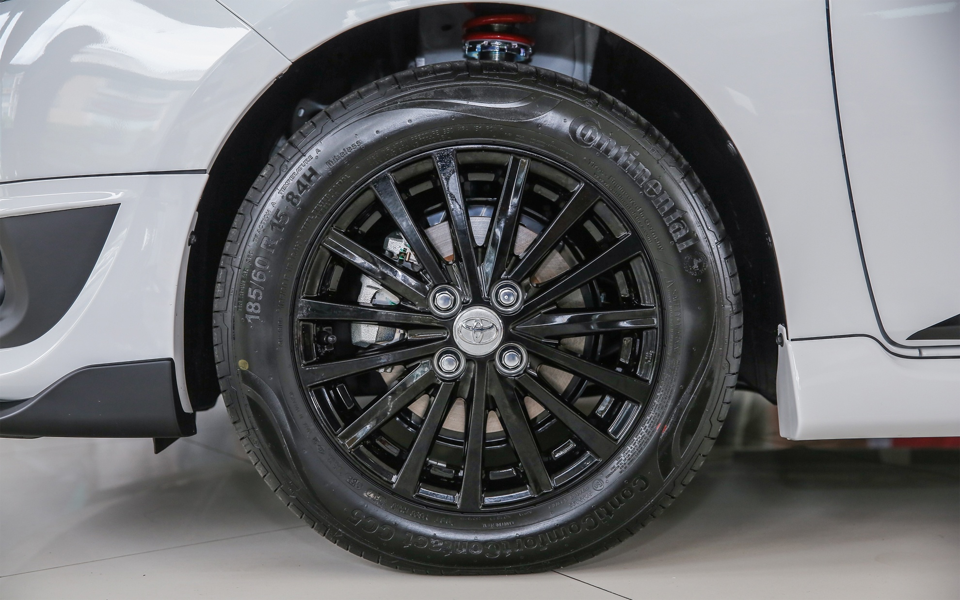 Toyota Vios Sports Edition ra mat o Malaysia anh 4