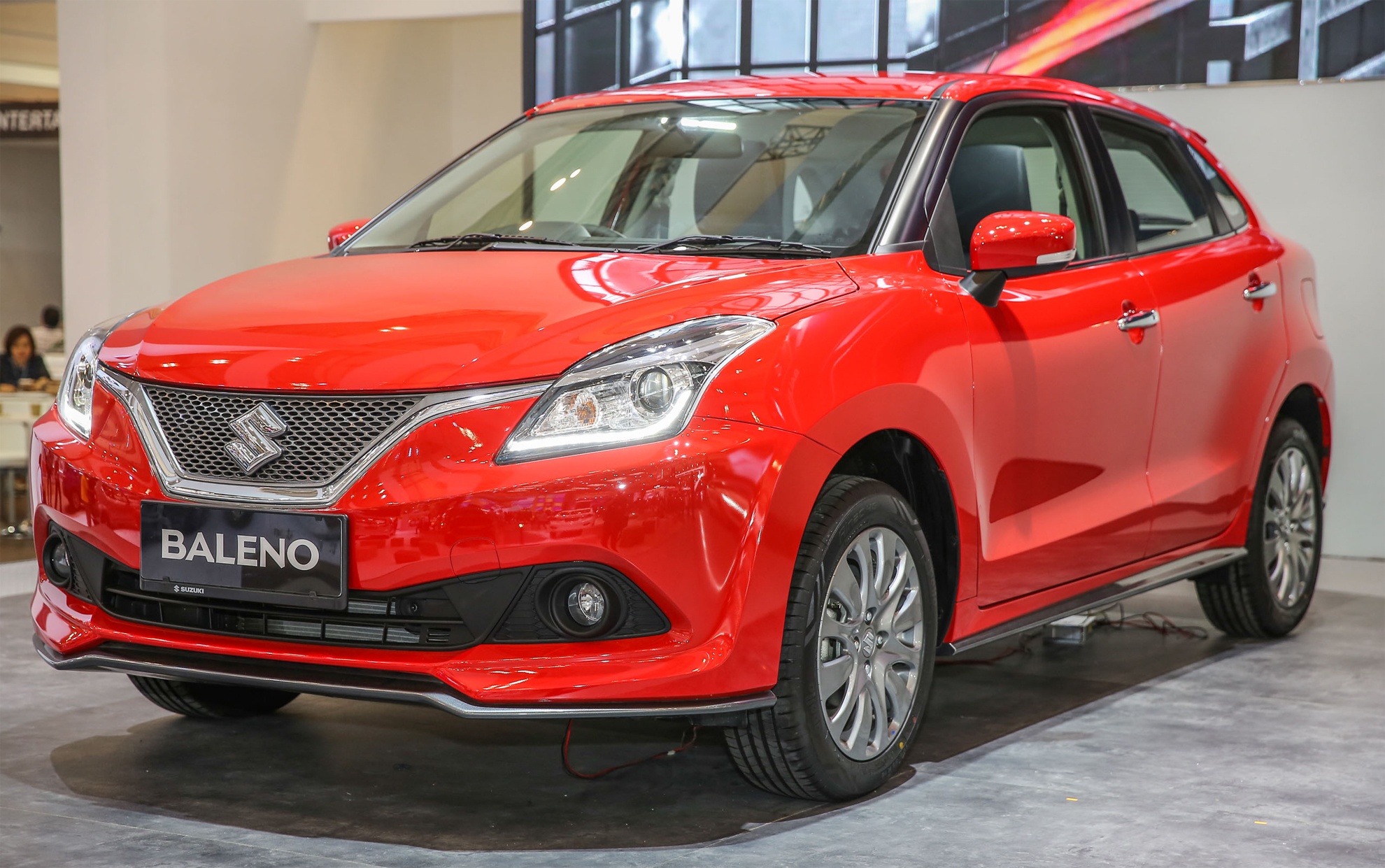 Hatchback 5 cua Suzuki Baleno gia chi hon 14.000 USD o Indonesia hinh anh