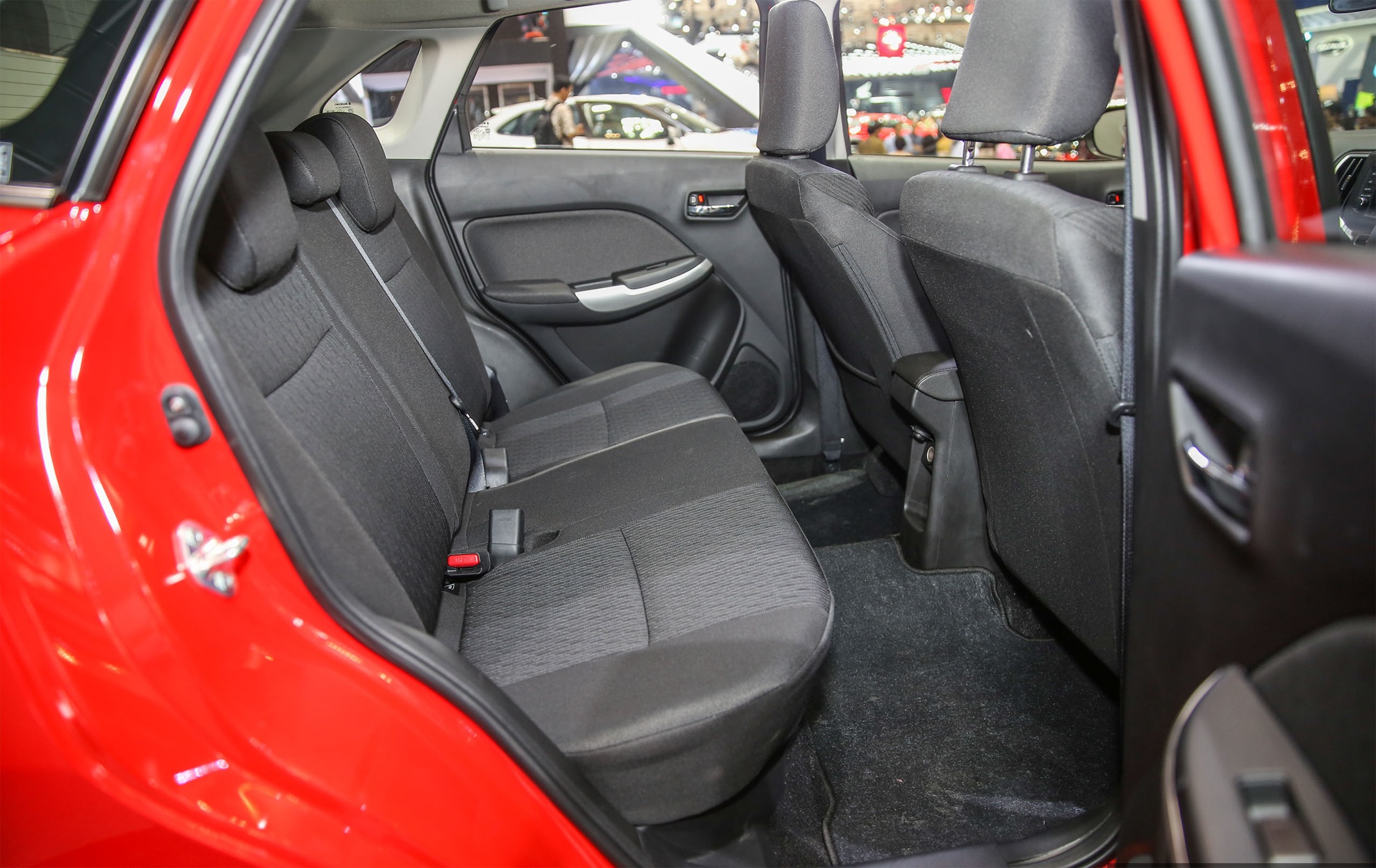 Suzuki Baleno ra mat o Indonesia anh 10