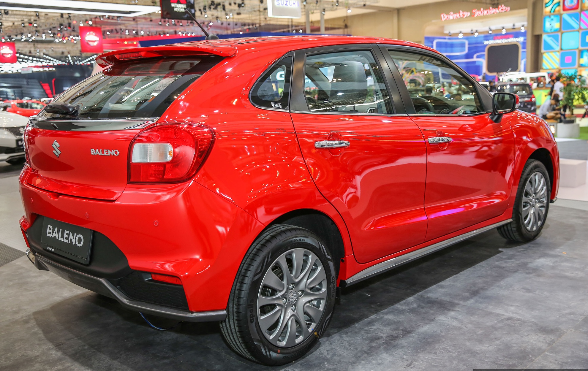 Suzuki Baleno ra mat o Indonesia anh 2