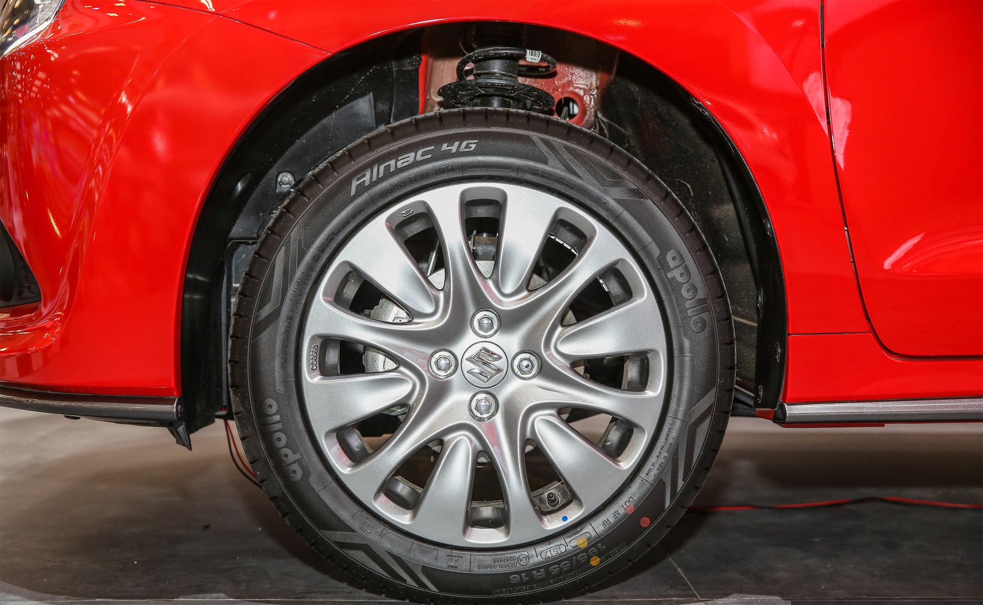 Suzuki Baleno ra mat o Indonesia anh 4