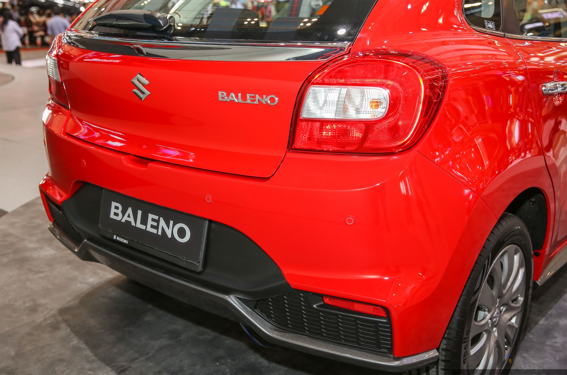 Suzuki Baleno ra mat o Indonesia anh 6