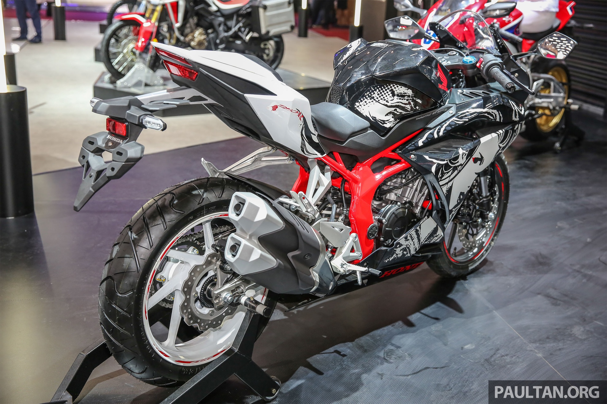 Honda CBR250RR 2017 phiên bản đặc biệt ở Indonesia ảnh 8 Honda CBR250RR 2017 phien ban dac biet o Indonesia anh 8
