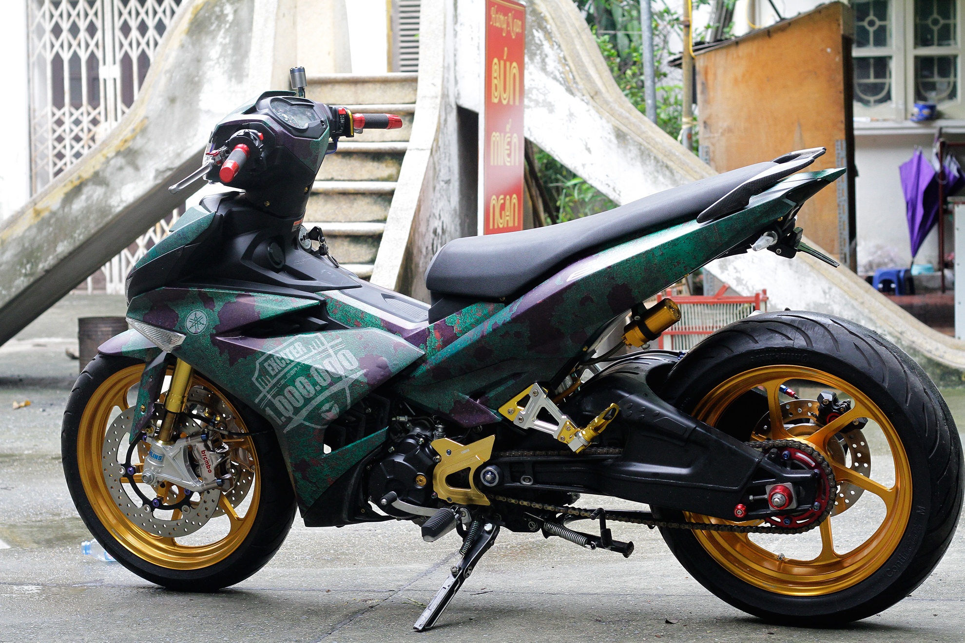 Exciter 150 phong cach gi set voi tem ky niem 1 trieu xe hinh anh