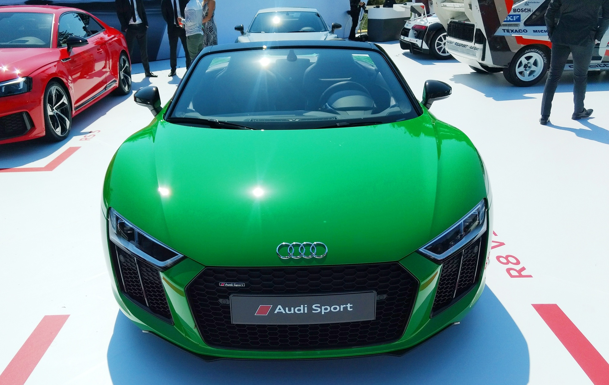Audi R8 V10 Plus Spyder gia bao nhieu anh 2