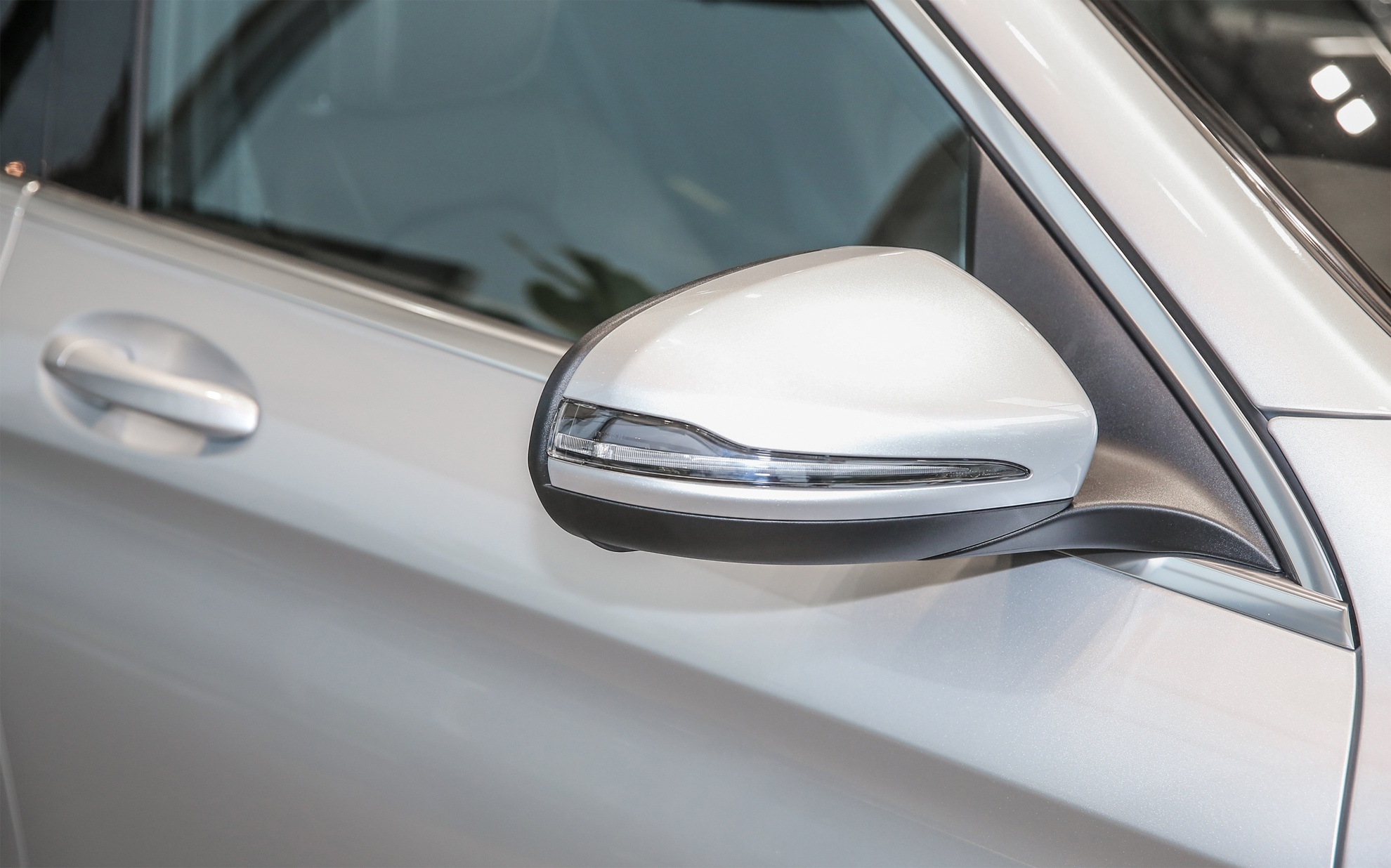 Mercedes-Benz GLC 200 ban o Malaysia anh 6