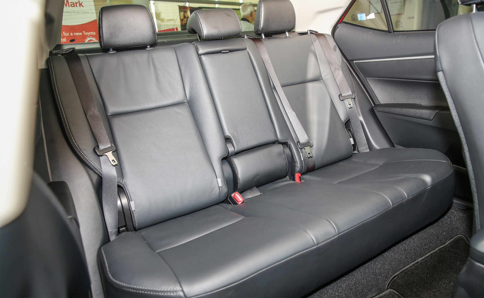 Toyota Corolla Altis ban o Malaysia anh 9