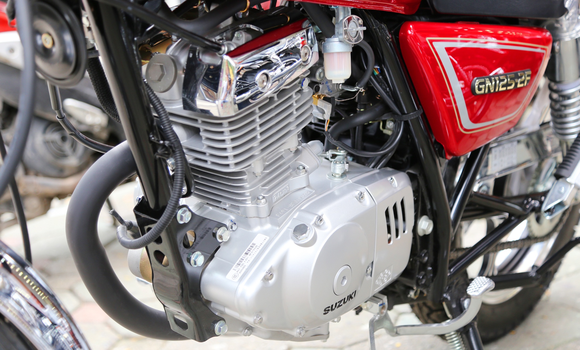 Suzuki GN125-2F 2017 ve Viet Nam anh 12