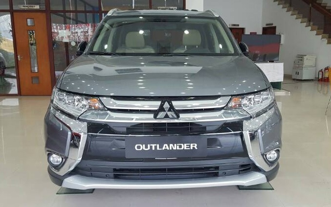 Mitsubishi Outlander hang ton giam gia 220 trieu o Viet Nam hinh anh