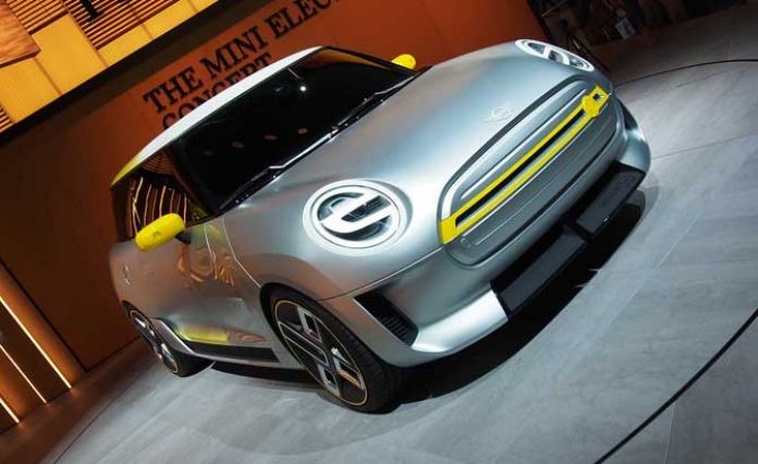 Trien lam Frankfurt Motor Show 2017 khai man anh 2