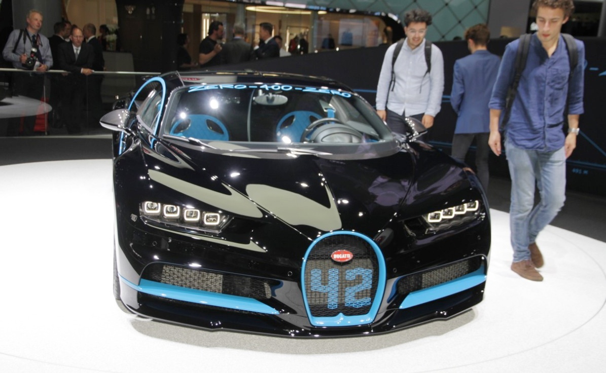 Bugatti Chiron gia bao nhieu anh 2