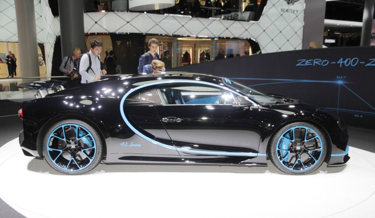 Bugatti Chiron gia bao nhieu anh 3