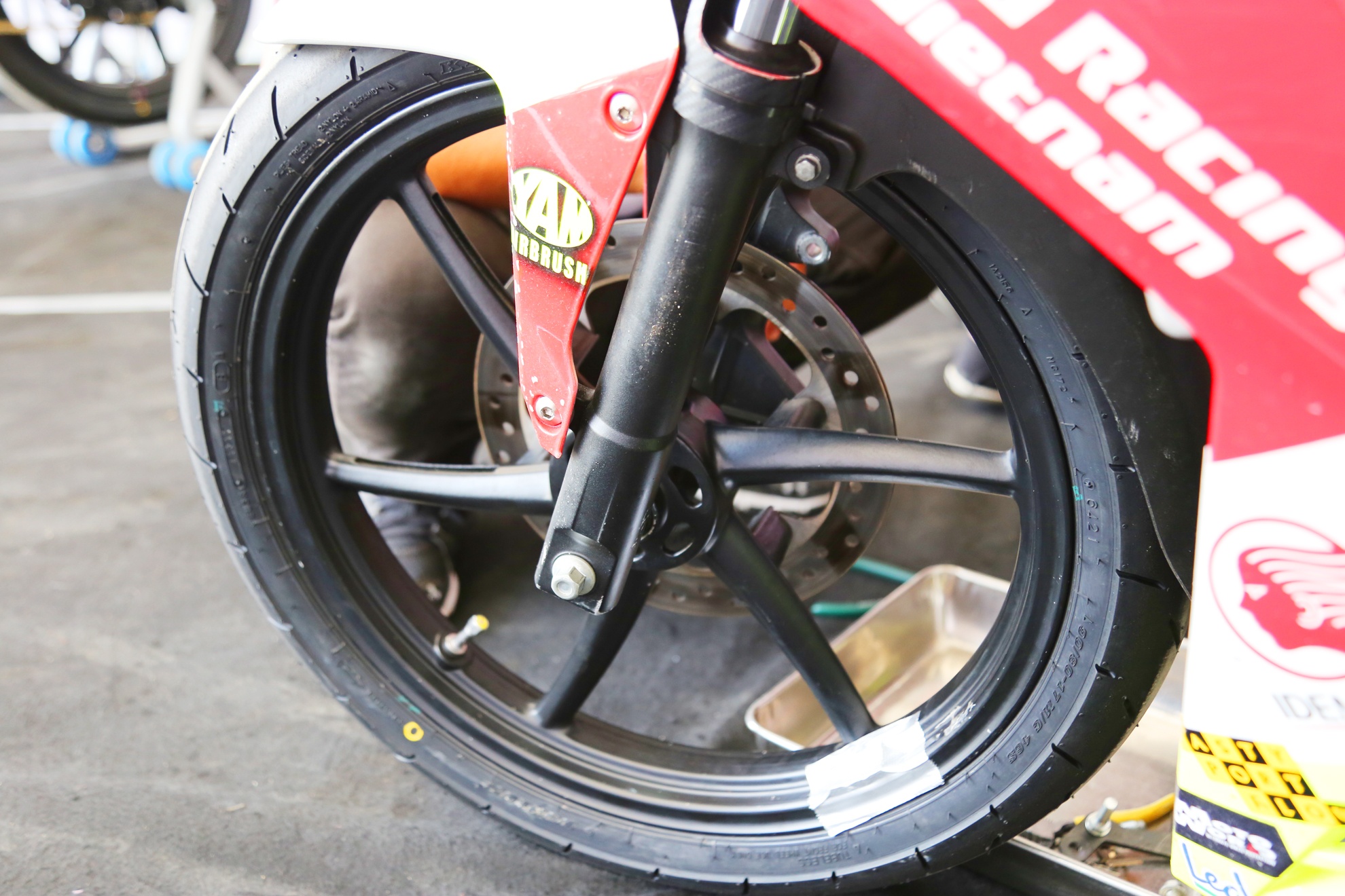 Honda Winner 150 phien ban xe dua o Viet Nam anh 6