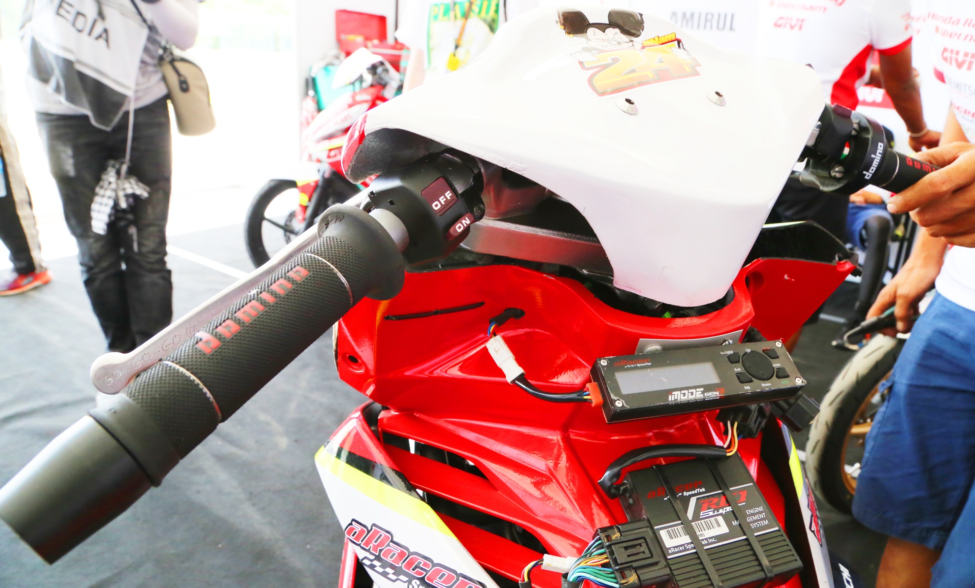 Honda Winner 150 phien ban xe dua o Viet Nam anh 5