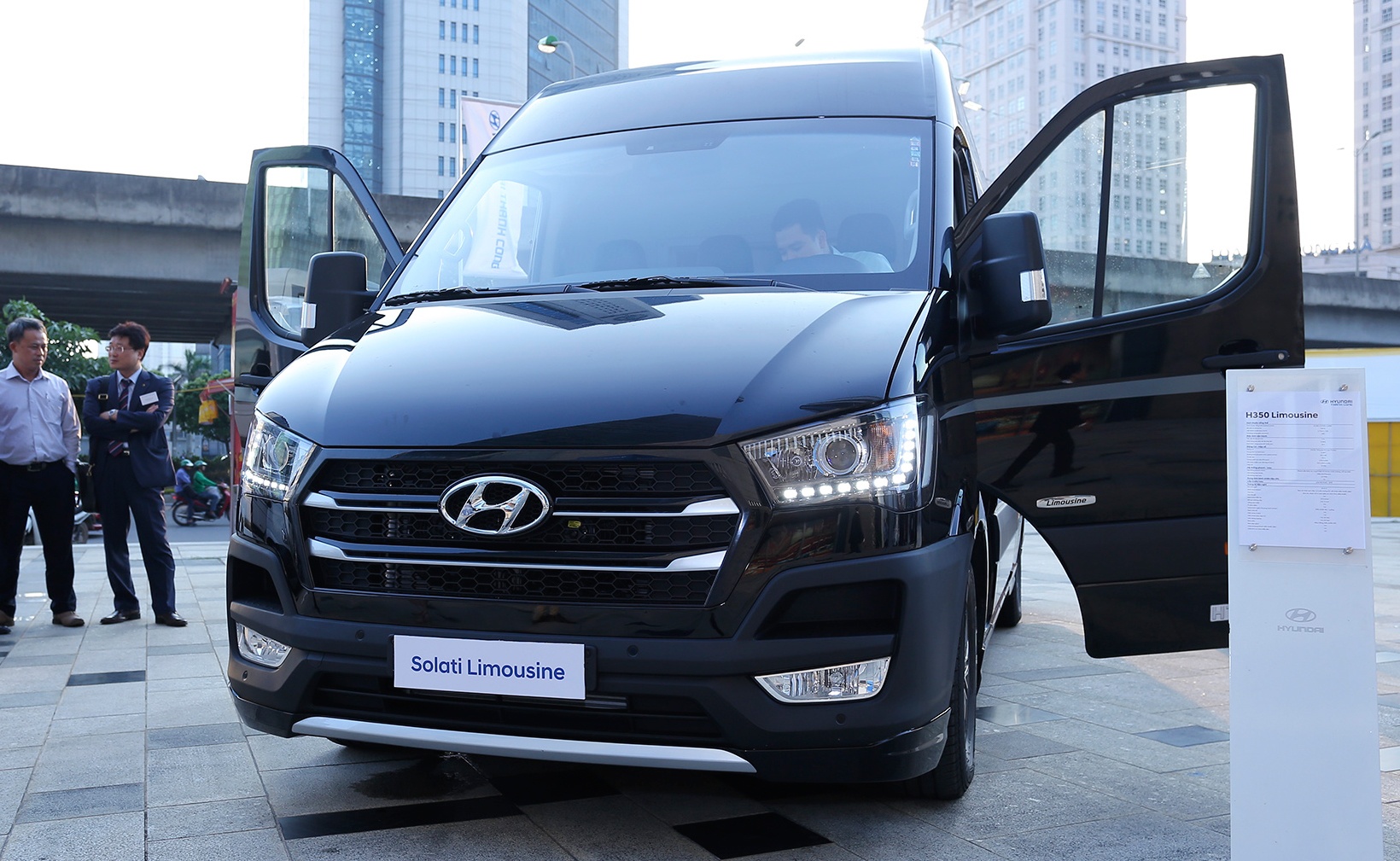 Thanh Cong phan phoi xe tai, xe buyt Hyundai tai Viet Nam hinh anh