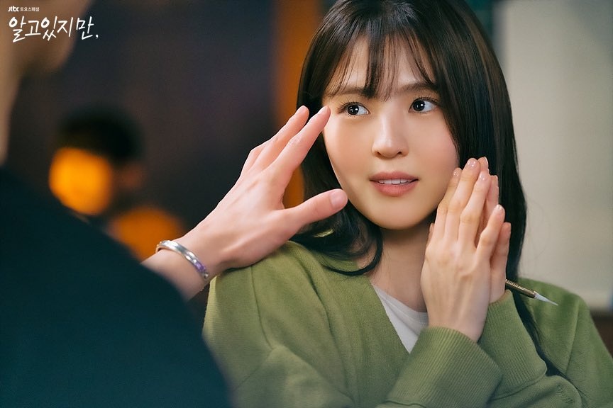 nu chinh gay tranh cai cua nevertheless anh 8