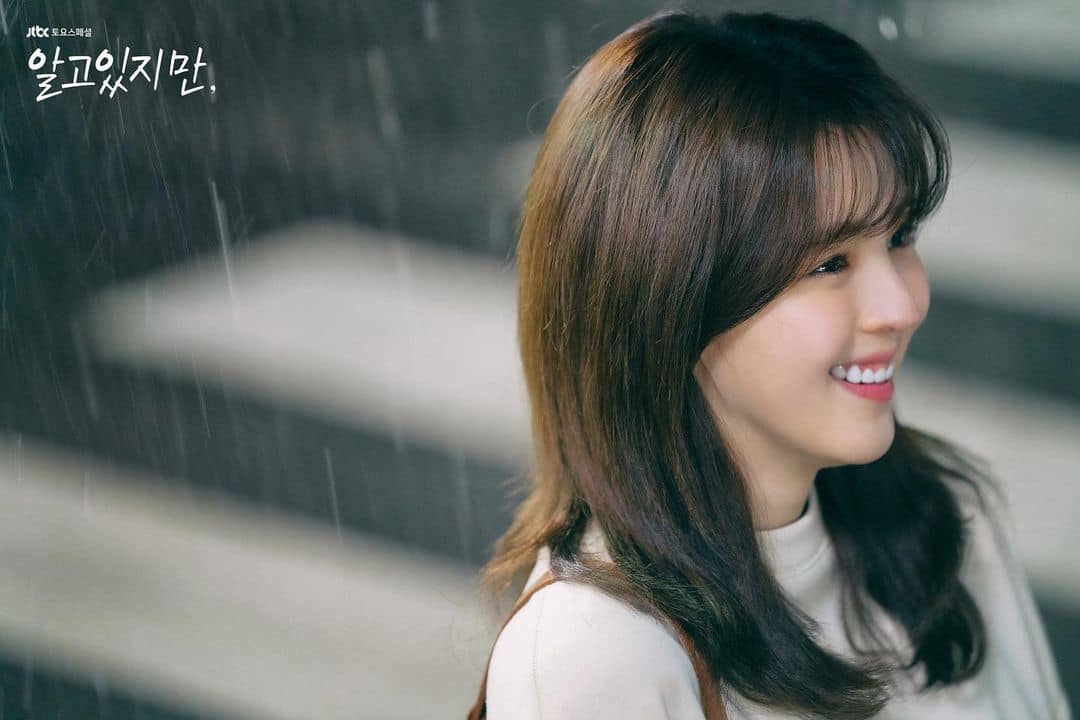 nu chinh gay tranh cai cua nevertheless anh 10