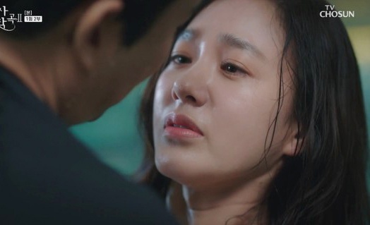 'Yeu, ket hon, ly di' dang hop thuc hoa chuyen ngoai tinh? hinh anh