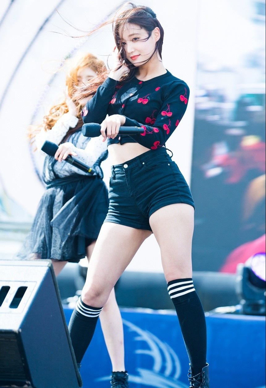 ngoại hình của yeonwoo ảnh 9 ngoai hinh cua yeonwoo anh 9