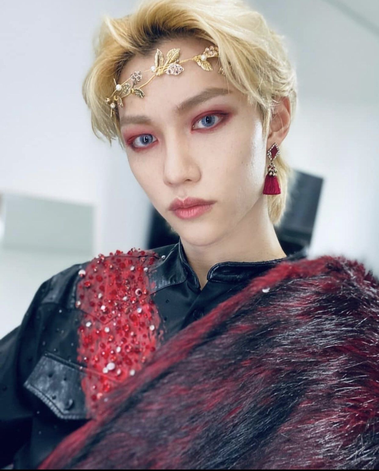 sao nam trang điểm thể hiện bản thân ảnh 14 sao nam trang diem the hien ban than anh 14