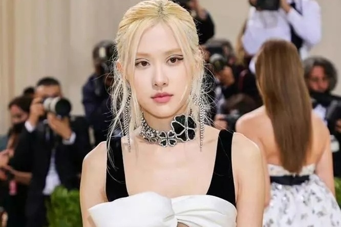 Rose chia se ve lan dau du tham do thoi trang lon nhat the gioi hinh anh