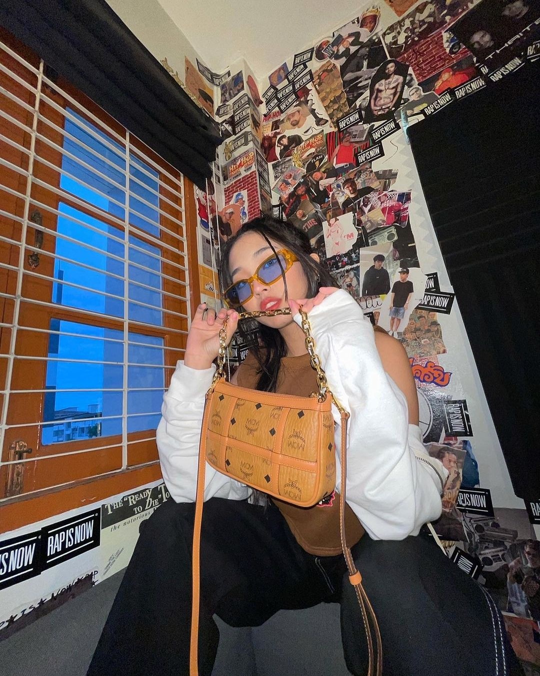 nu rapper rap bang nhieu thu tieng anh 8