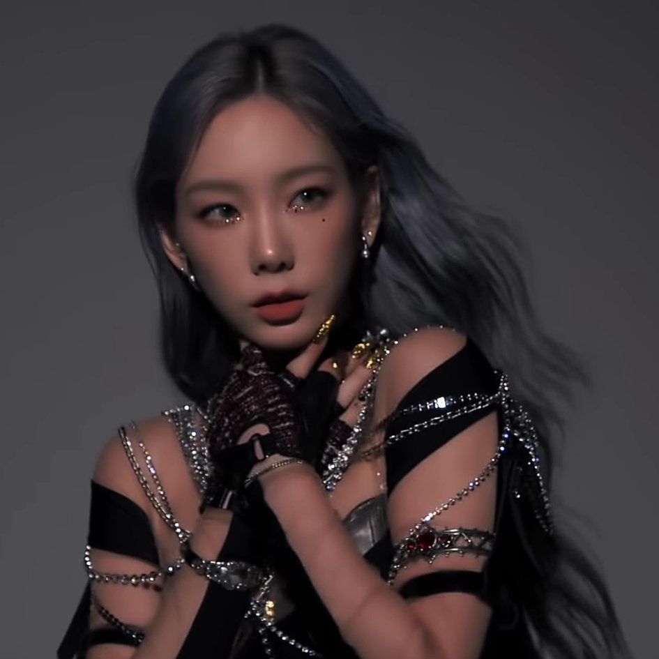 lời bài hát step back gây tranh cãi ảnh 1 loi bai hat step back gay tranh cai anh 1