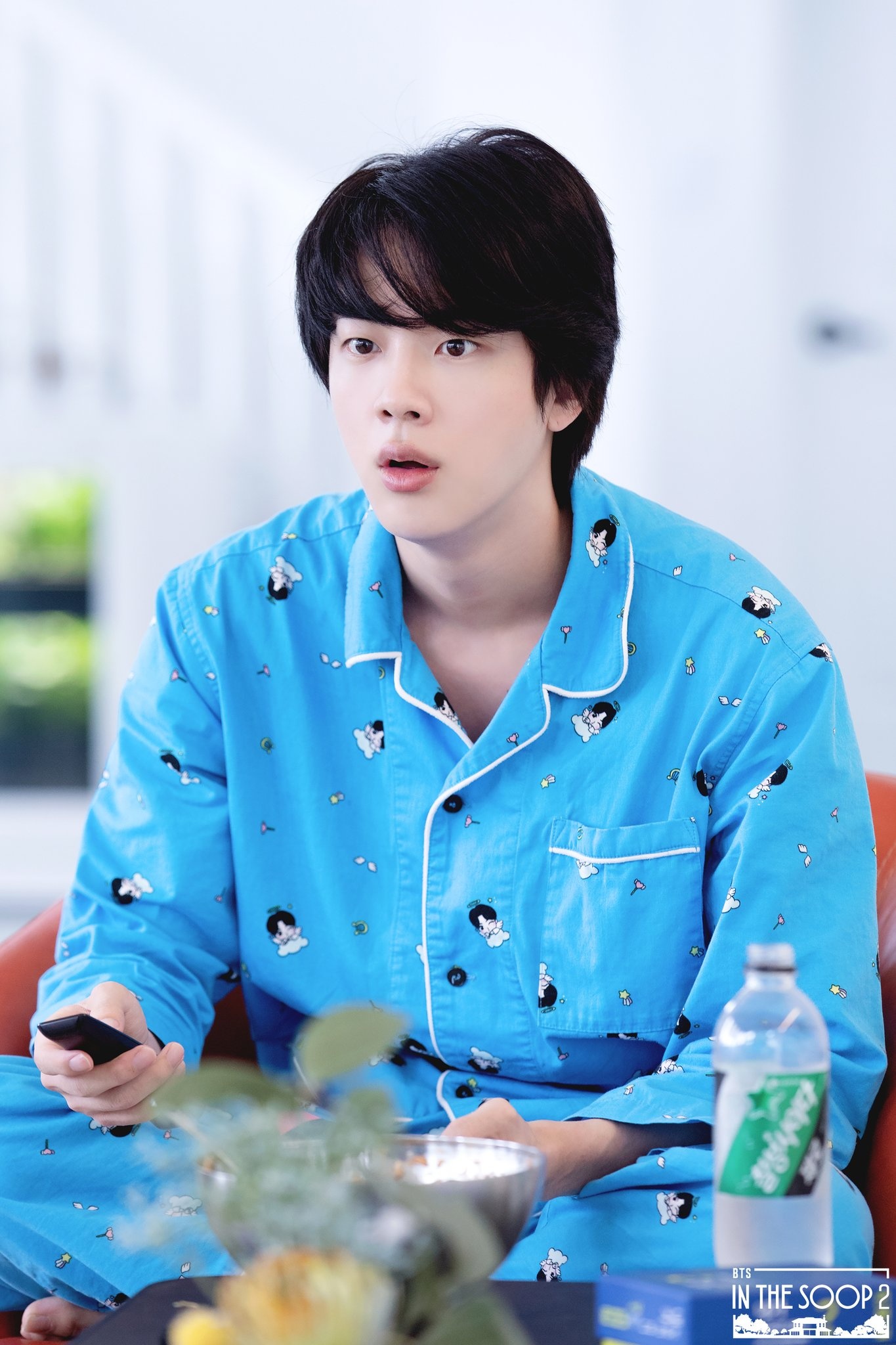 vat pham kpop tro nen dat do anh 2