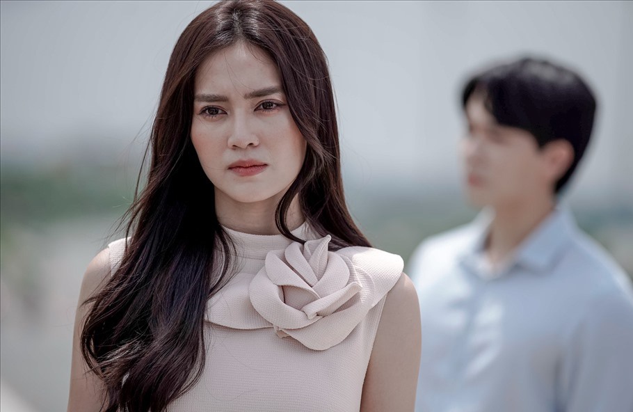 '1990' - Lan Ngoc, Nha Phuong va Diem My co keo duoc bo phim? hinh anh