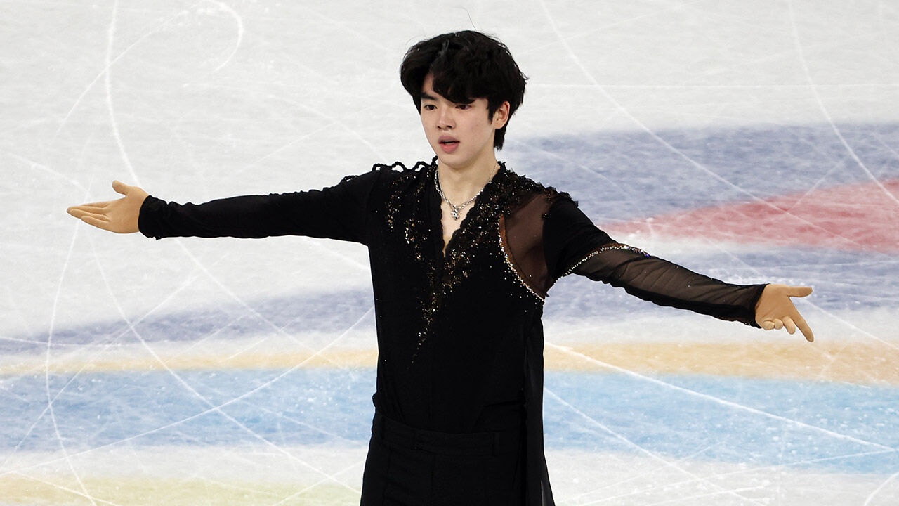 vđv trượt băng được chú ý ảnh 1 vdv truot bang duoc chu y anh 1