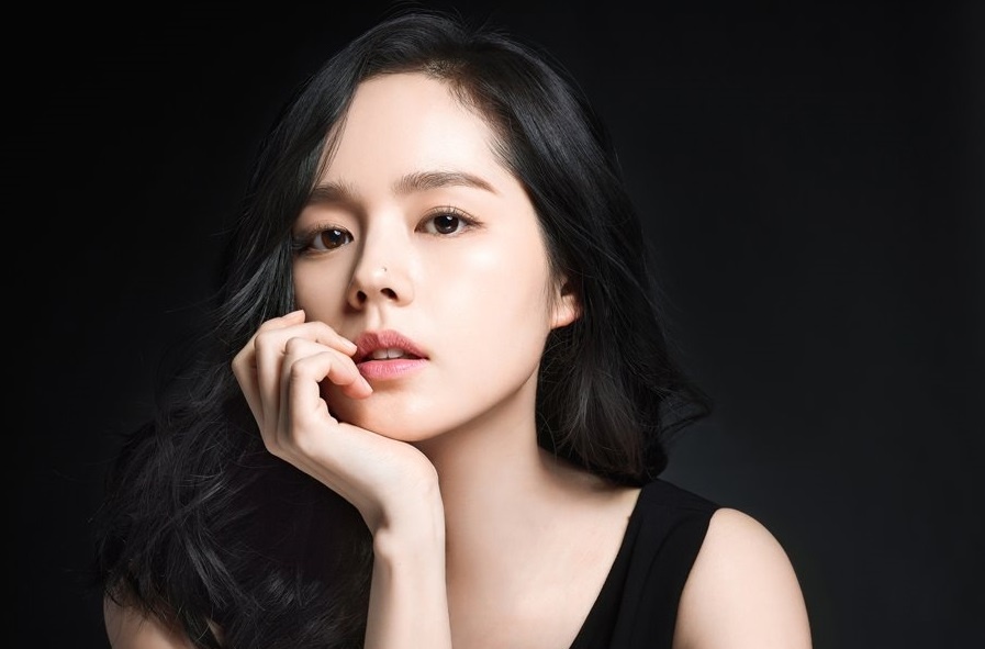 Han Ga In len tieng ve thong tin vo sinh hinh anh