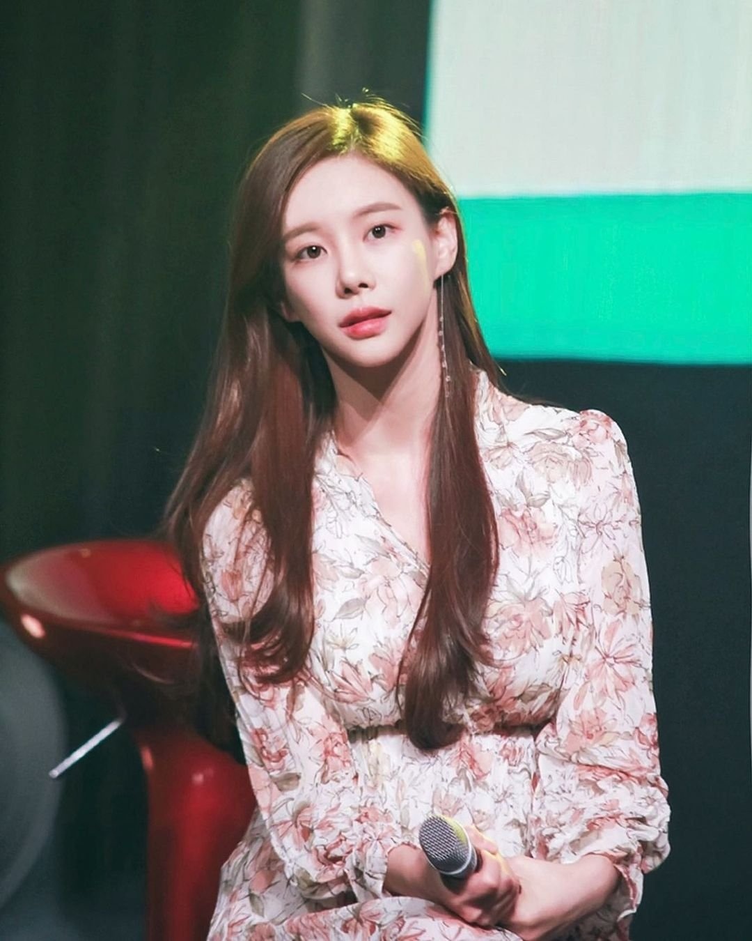 man tan ra gay tranh cai anh 22