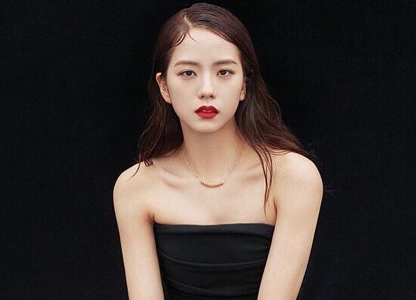 Mon do khong the thieu trong tui xach cua Ji Soo (BlackPink) hinh anh