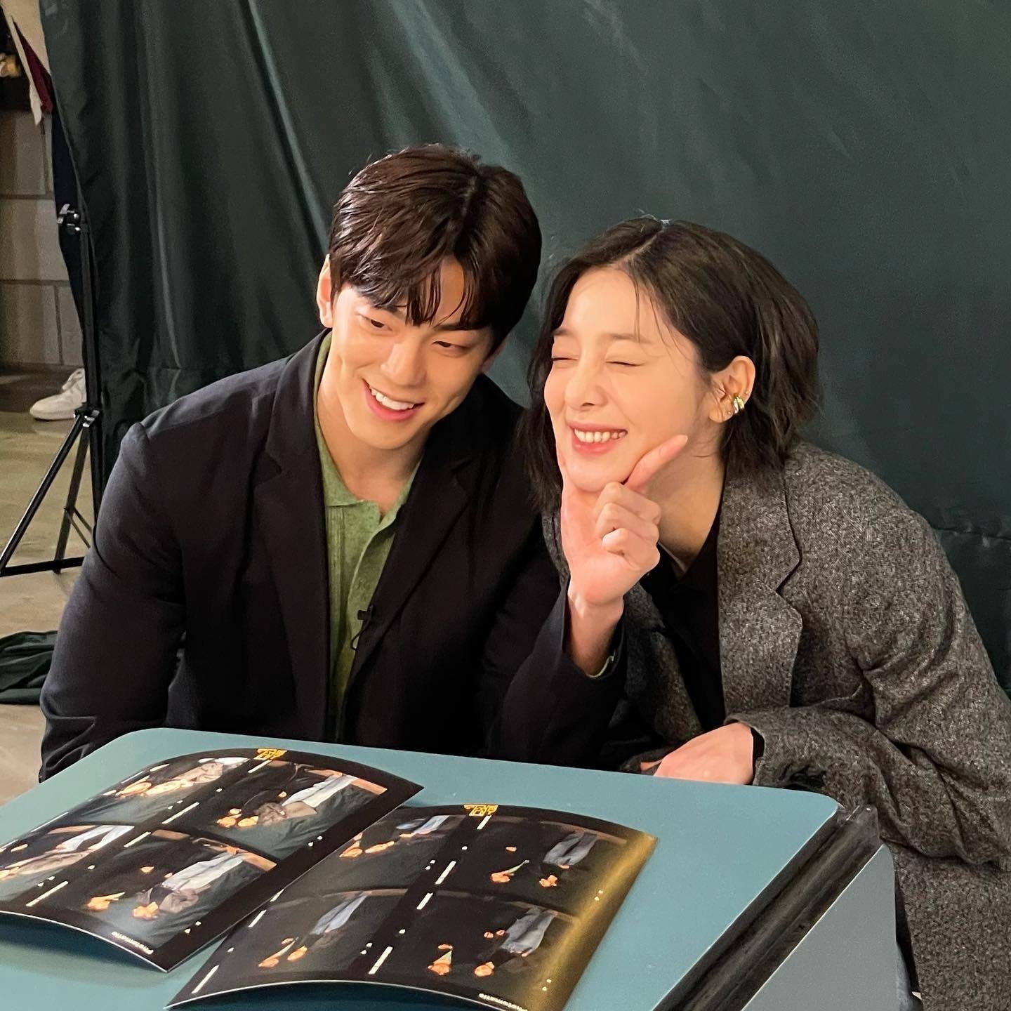 tương tác của diễn viên business proposal ảnh 4 tuong tac cua dien vien business proposal anh 4