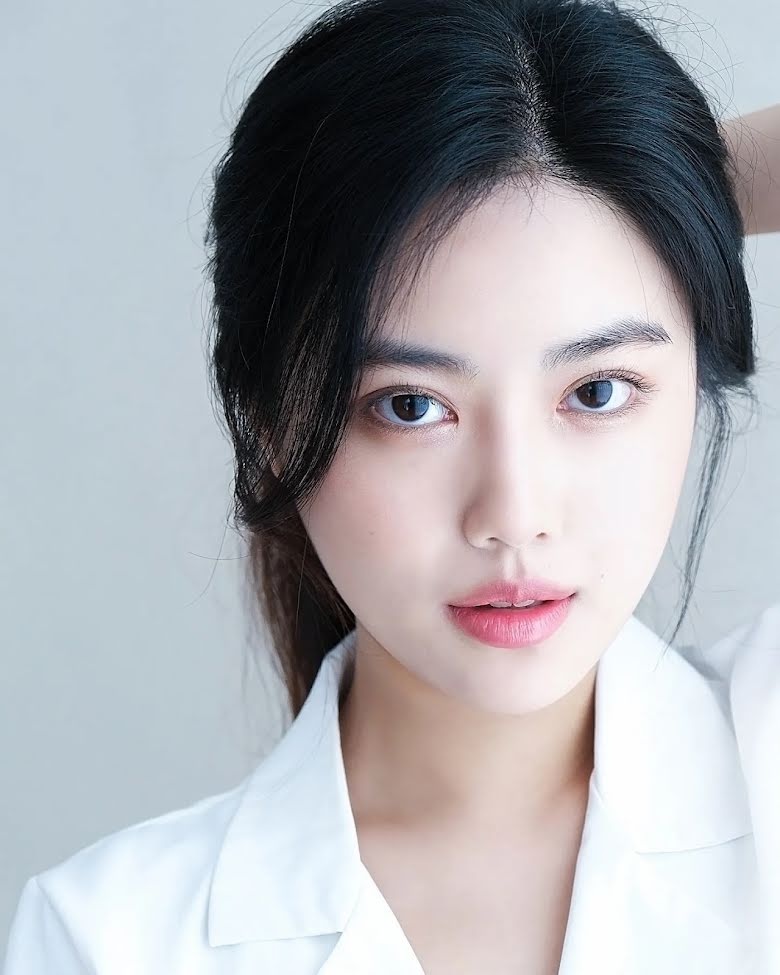 nu dien vien lee harin xin loi anh 1