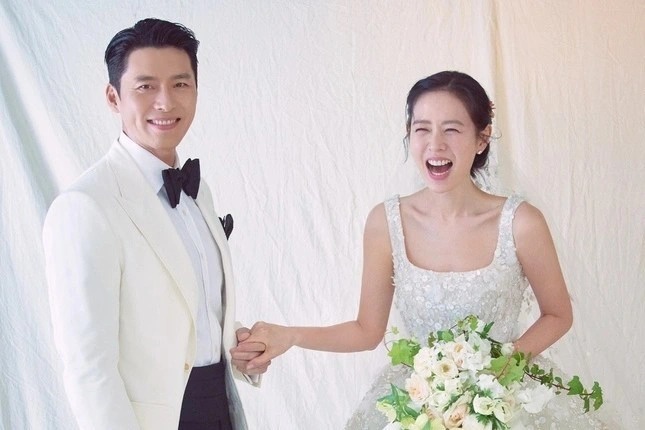 Ca khuc dac biet trong le cuoi cua Hyun Bin - Son Ye Jin hinh anh
