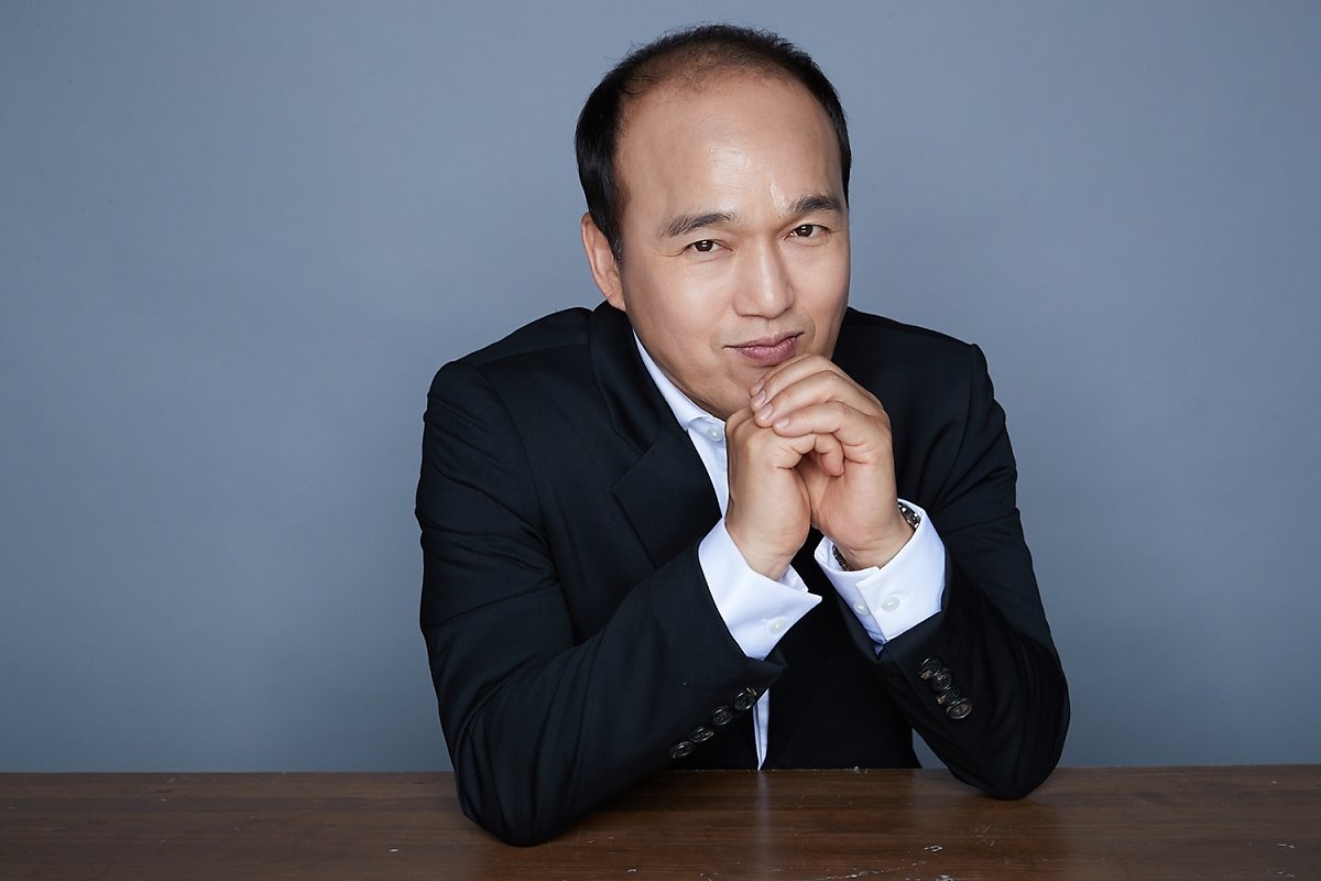 Nam dien vien mua duoc nha o tuoi 56 hinh anh