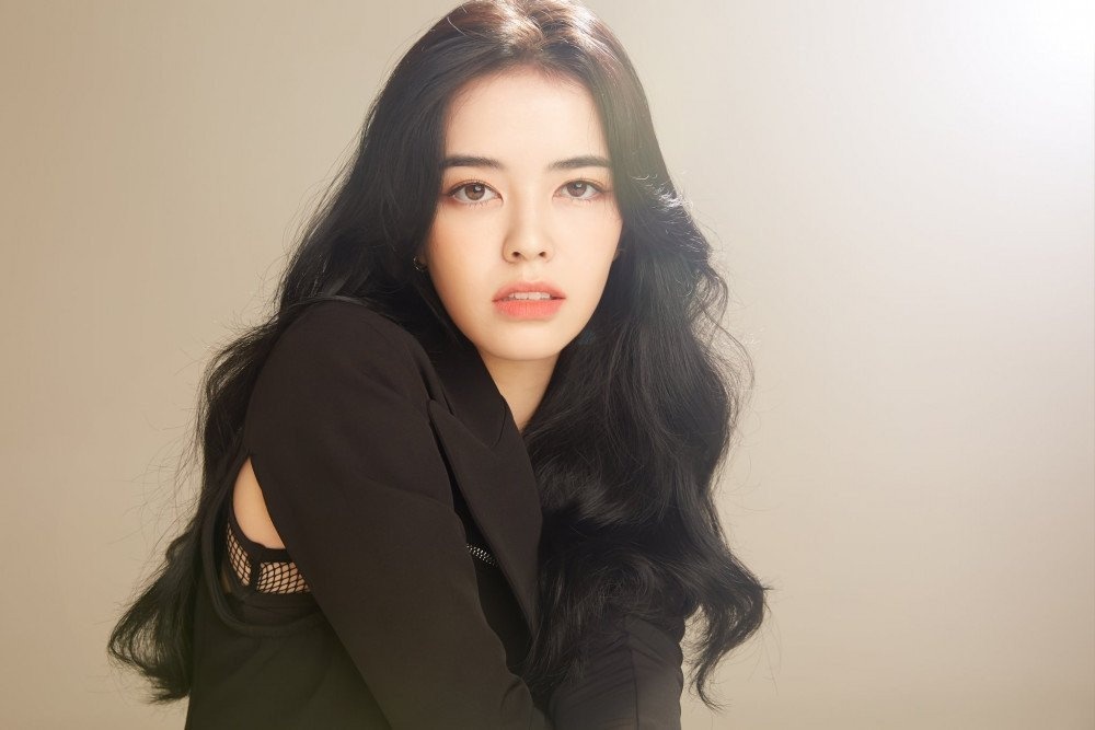 Nu ca si dieu tri tam ly sau khi bi dong nghiep bat nat hinh anh