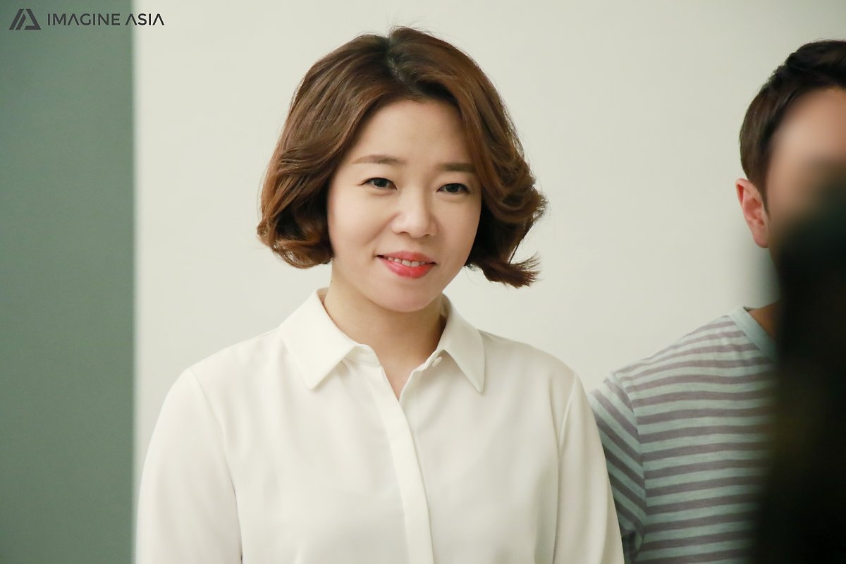 nu dien vien han thuong dong vai xau xi anh 11