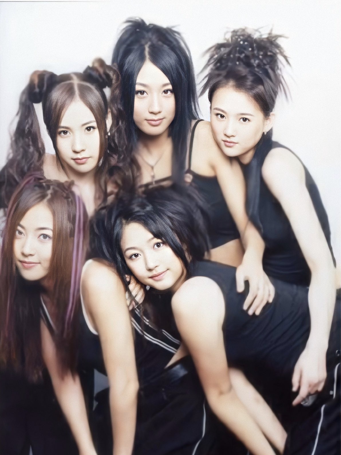 nhom nu tan ra vi bi dan anh miet thi anh 9